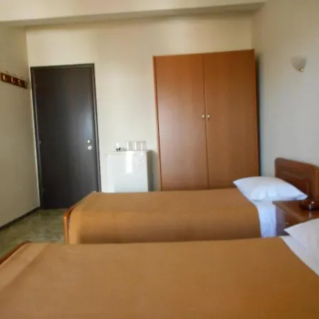 Hotel Parissas Tsotilion